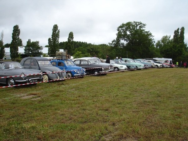 13 juillet 2014 rassemblement de véhicule ancien à La Chaize le Vicompte\\n\\n09/11/2014 19:00